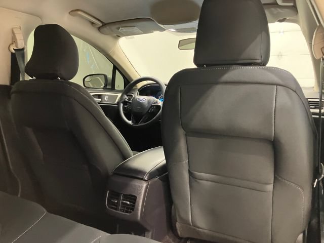 Used 2018 Ford Fusion SE w/ Fusion SE Technology Package FWD image 25