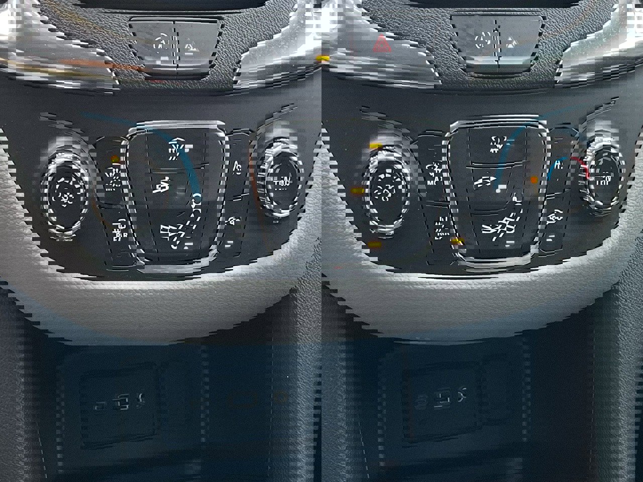 Used 2024 Chevrolet Equinox LS image 33