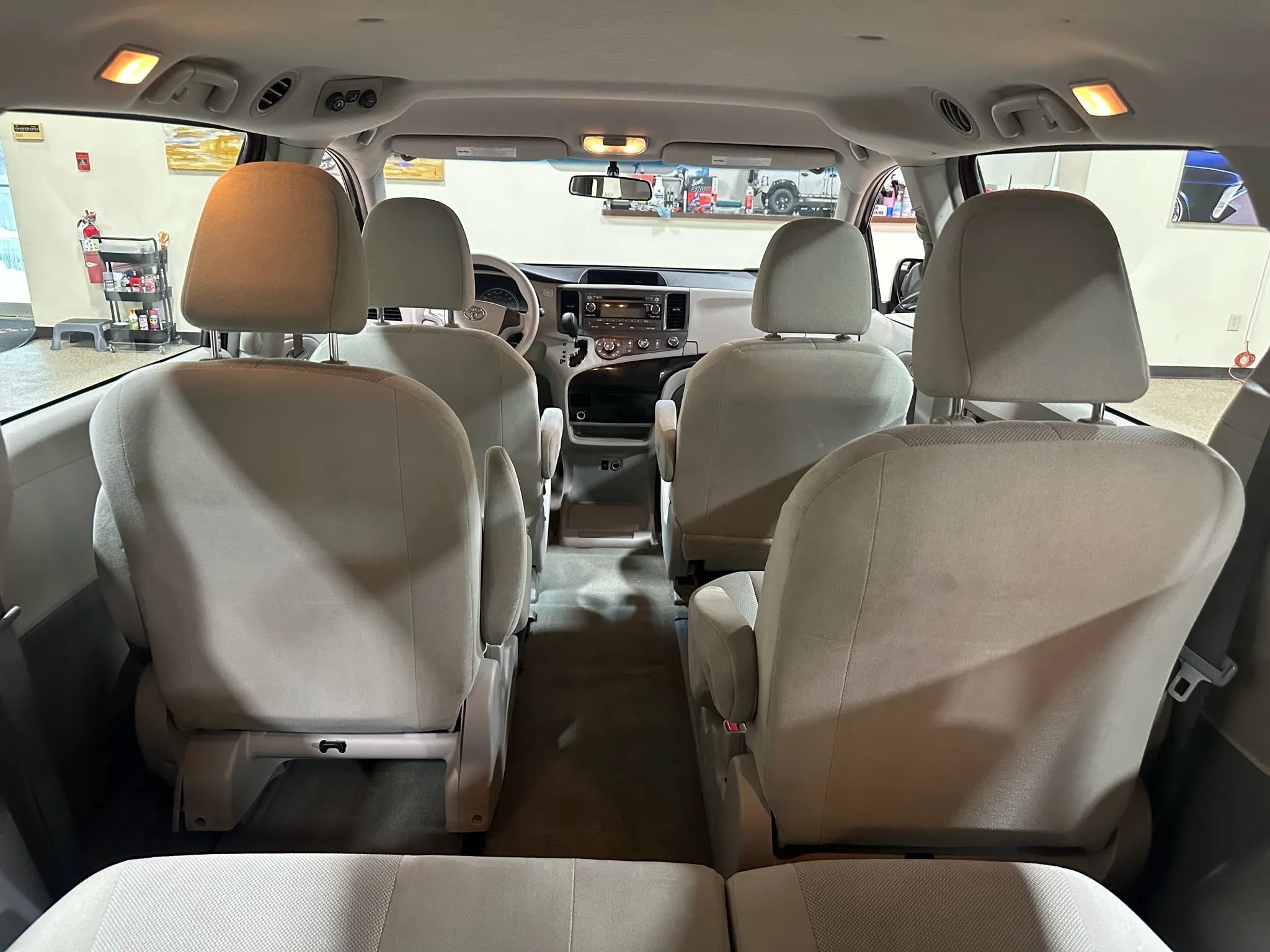 Used 2012 Toyota Sienna FWD image 27