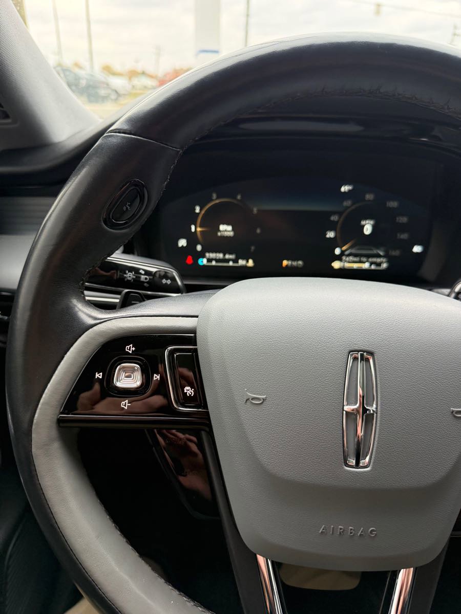 Used 2022 Lincoln Corsair Reserve w/ Equipment Group 201A image 15