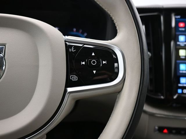 Used 2022 Volvo XC60 B5 Inscription w/ Climate Package image 24