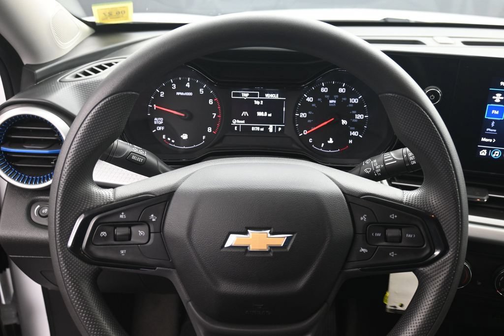 Certified 2025 Chevrolet Trax LS w/ LS Convenience Package FWD image 9