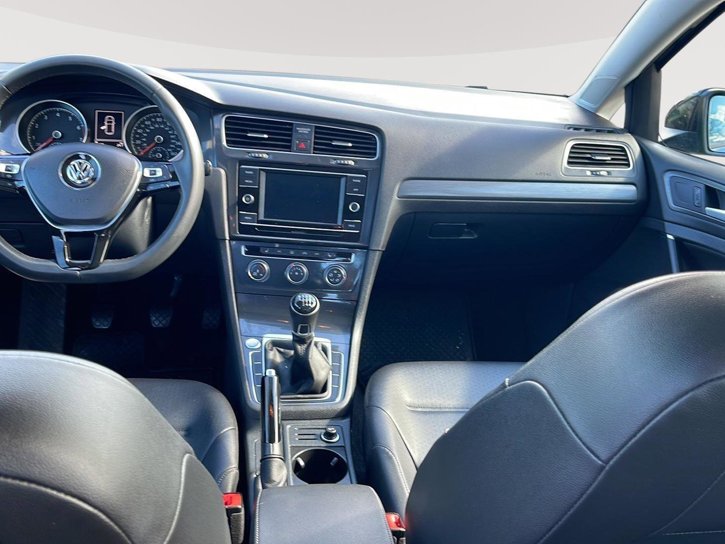 Used 2021 Volkswagen Golf 4-Door image 22