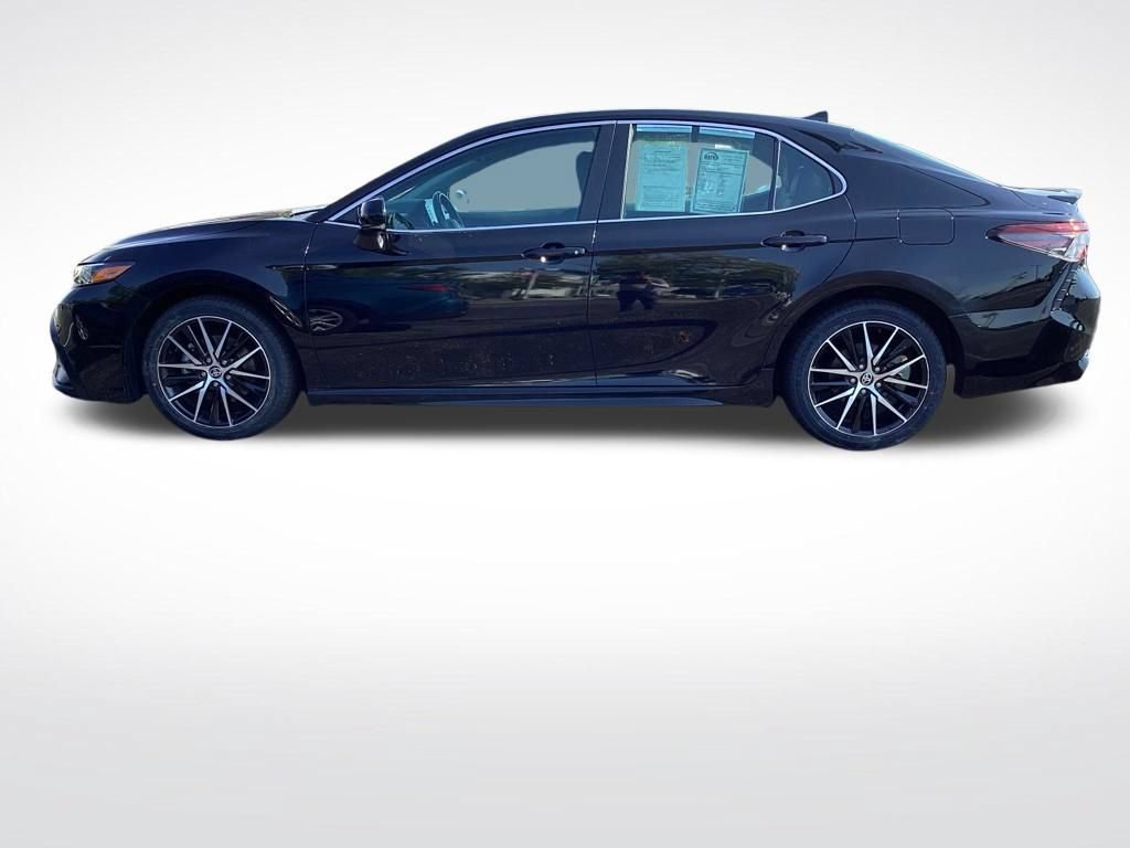 Used 2024 Toyota Camry SE FWD image 6