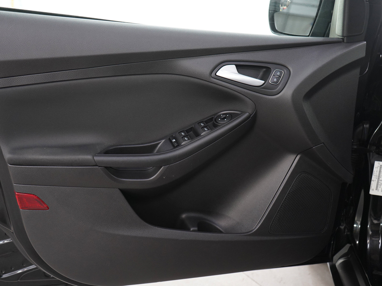 Used 2015 Ford Focus SE FWD image 18