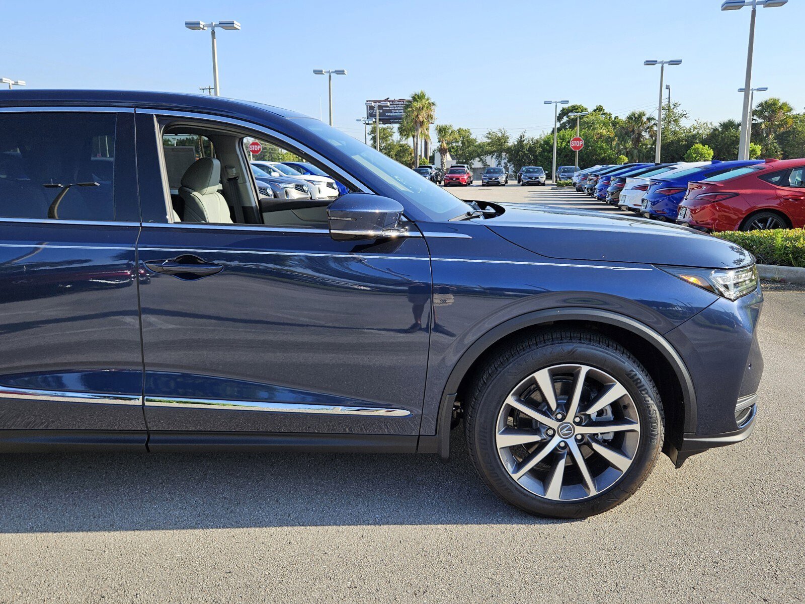 New 2025 Acura MDX FWD w/ Technology Package image 2