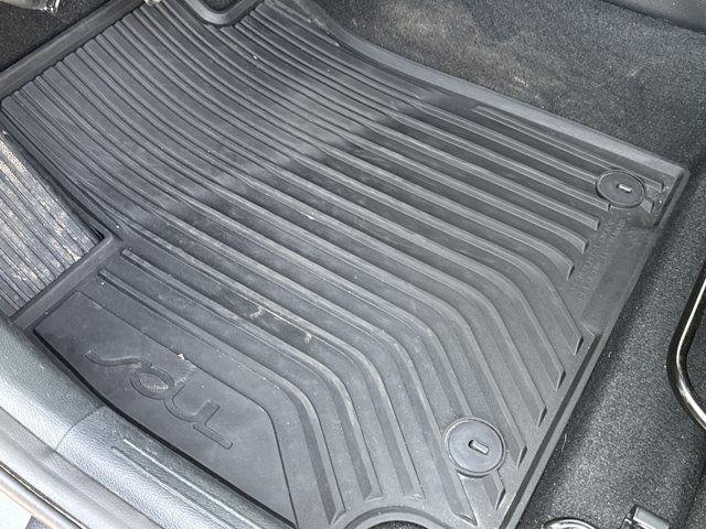 Used 2025 Kia Soul LX w/ LX Technology Package FWD image 15