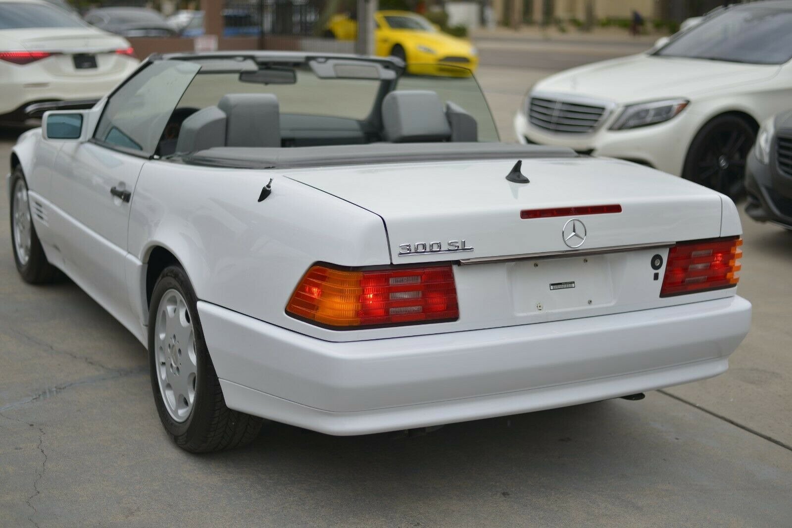 Used 1991 Mercedes-Benz 300 SL image 8