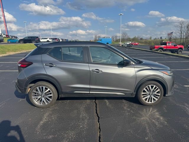 Used 2024 Nissan Kicks SR image 2