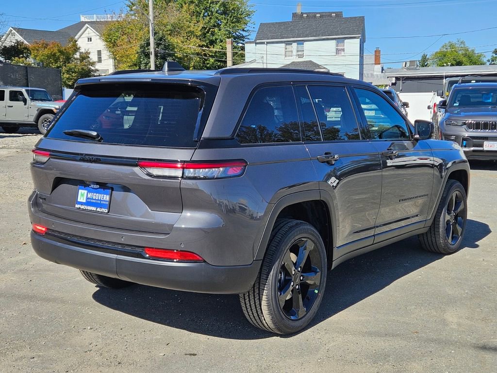 New 2025 Jeep Grand Cherokee Altitude image 5