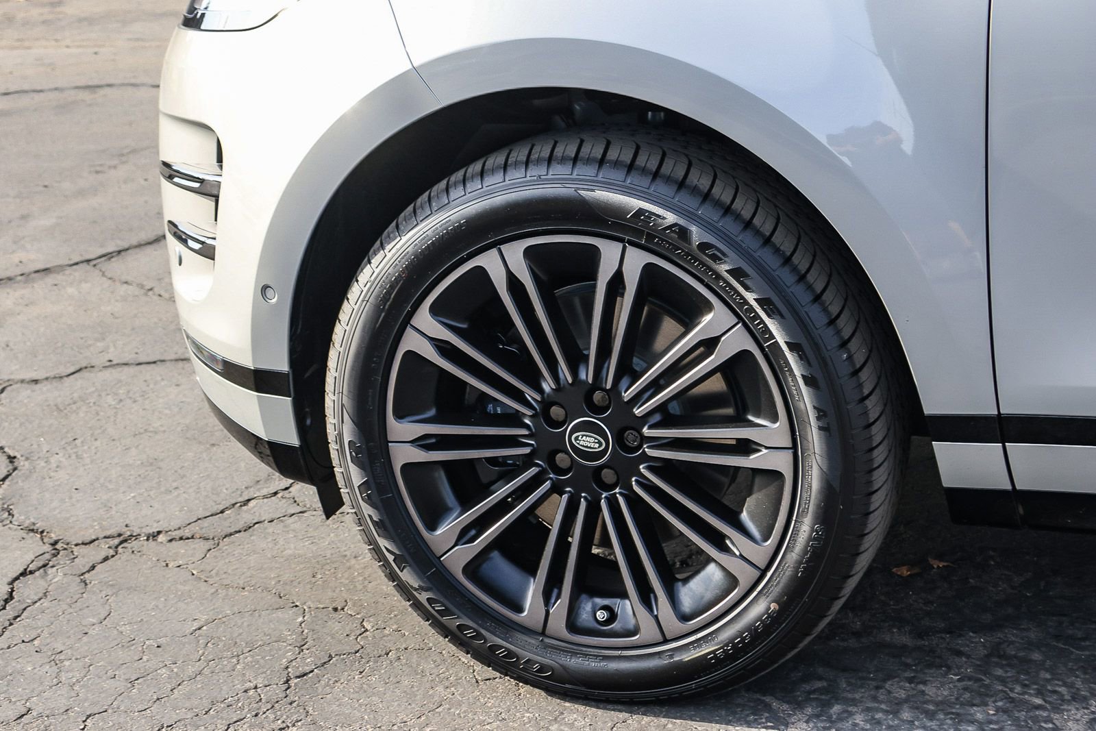 New 2026 Land Rover Range Rover Evoque Dynamic SE image 9