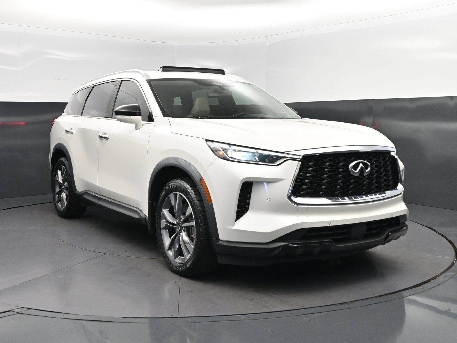 Certified 2023 INFINITI QX60 Luxe w/ Vision Package AWD/4WD image 9