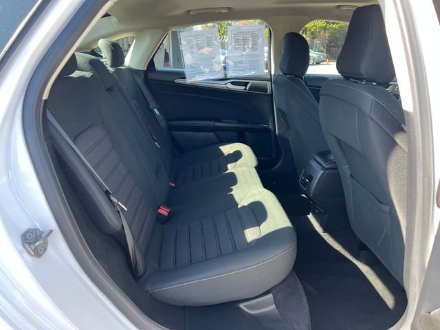 Used 2020 Ford Fusion SE image 12