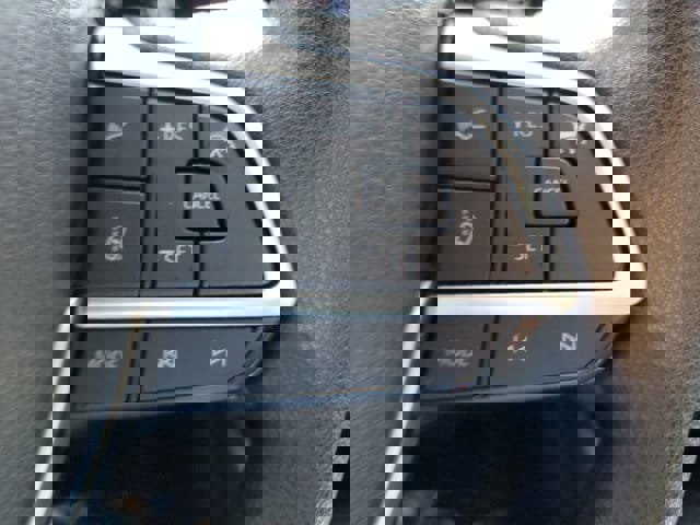 Used 2023 Toyota Highlander L image 17