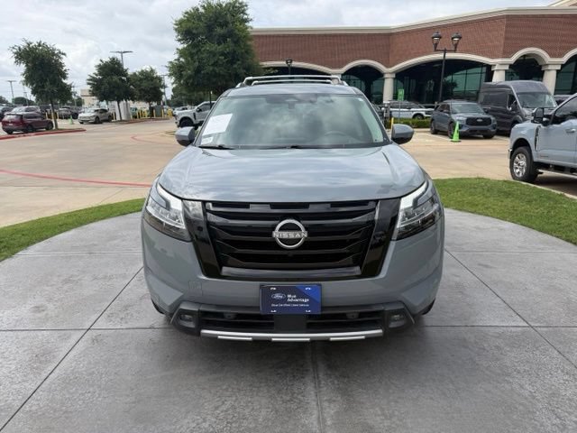 Used 2023 Nissan Pathfinder Platinum AWD/4WD image 2