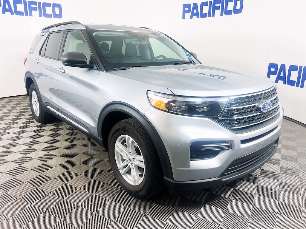 Certified 2024 Ford Explorer XLT AWD/4WD image 1