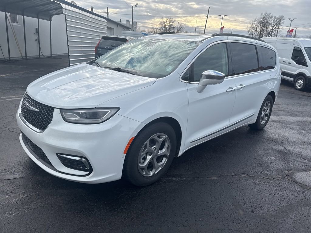 Used 2022 Chrysler Pacifica Limited image 49