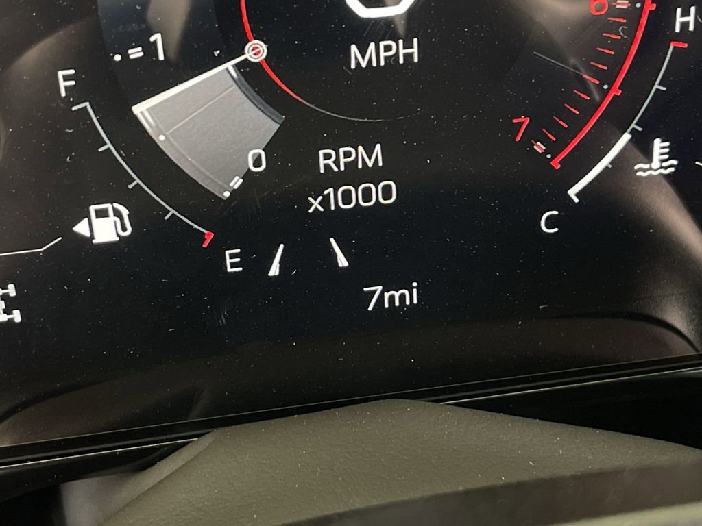 New 2026 GMC Yukon Elevation image 12