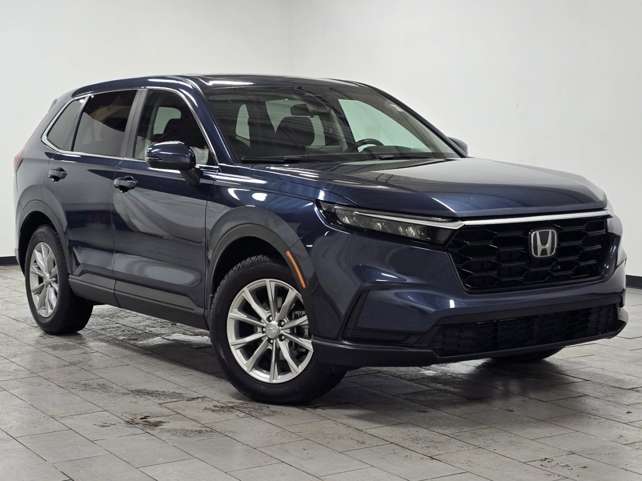 Used 2023 Honda CR-V EX image 2