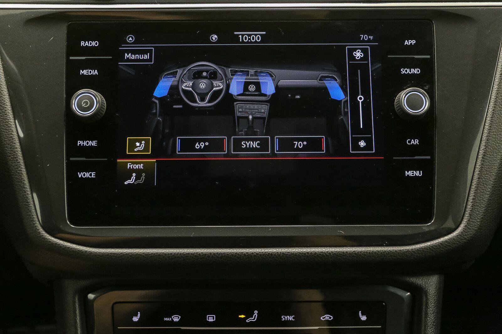 Certified 2024 Volkswagen Tiguan SE R-Line FWD image 30