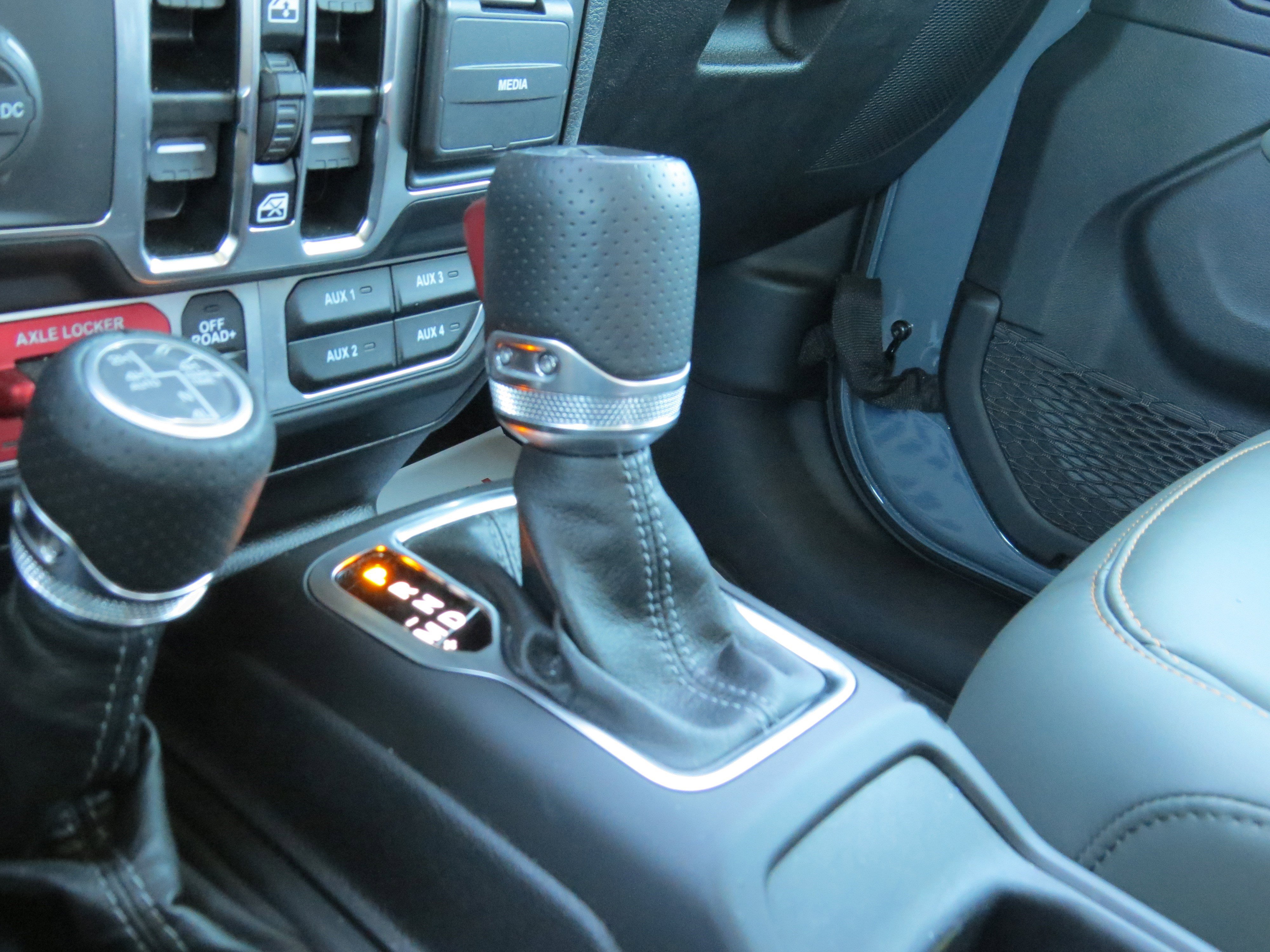 Certified 2024 Jeep Gladiator Mojave image 32