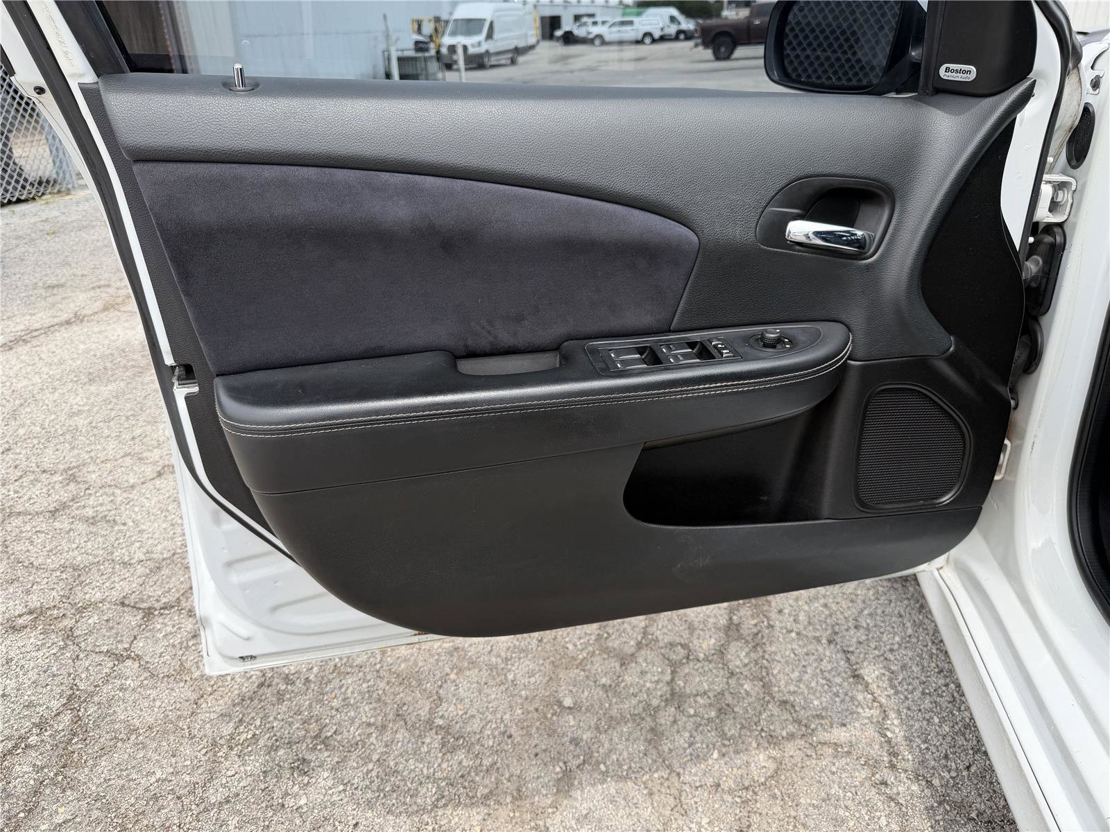 Used 2014 Chrysler 200 Limited w/ Sun/Sound Group FWD image 11