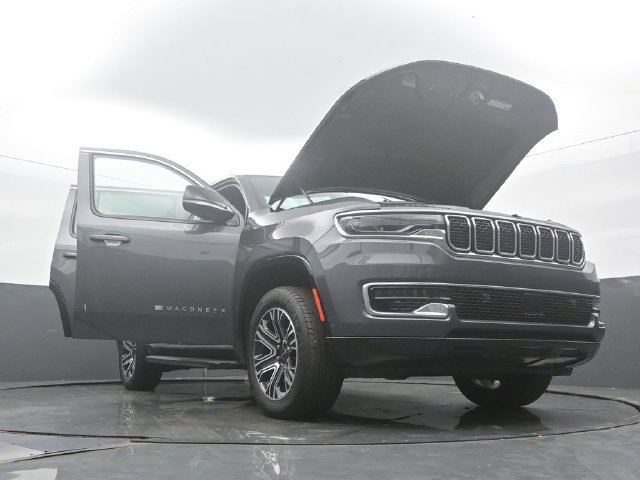 Used 2025 Jeep Wagoneer 4WD image 58