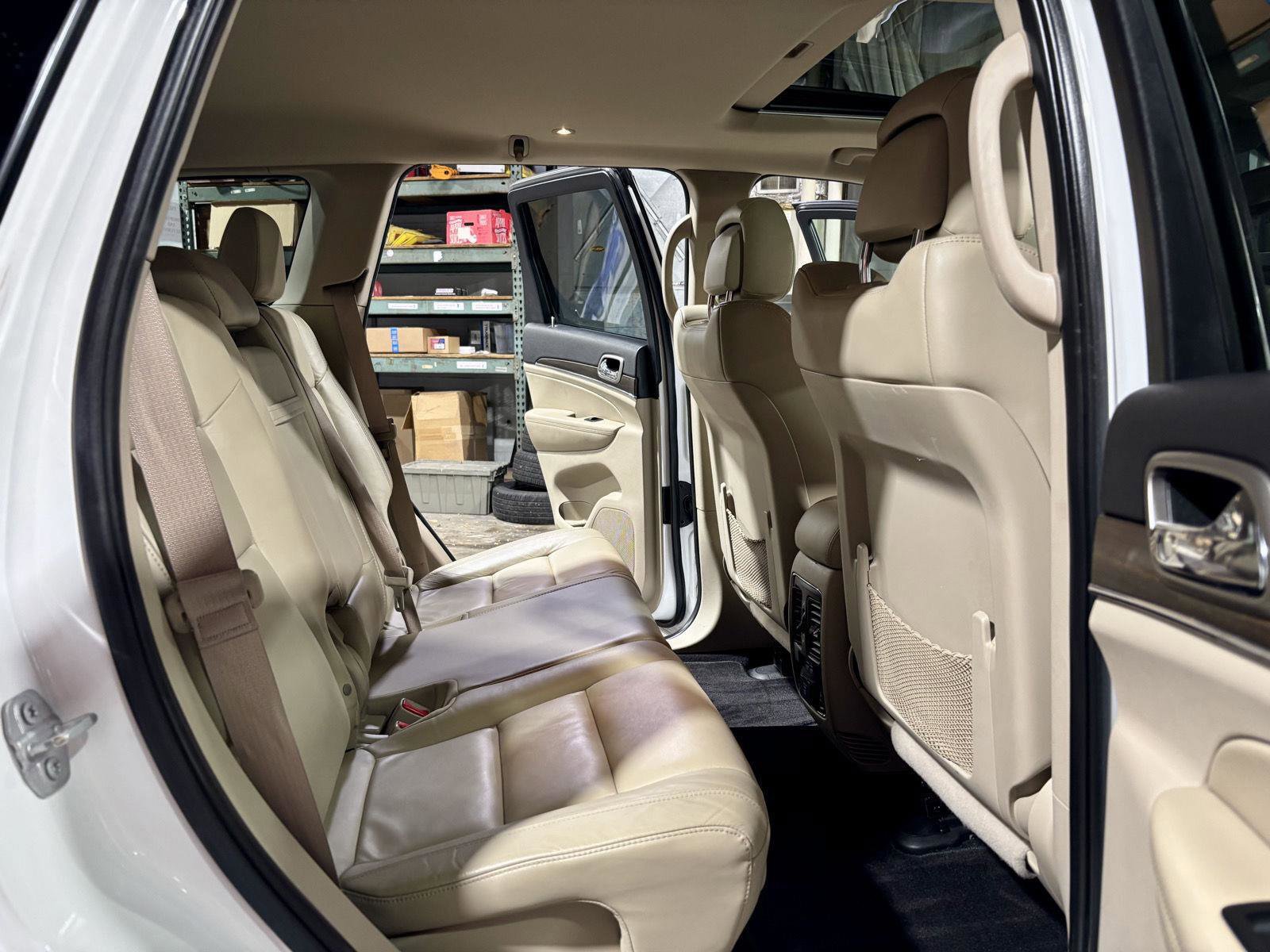 Used 2017 Jeep Grand Cherokee Limited image 9