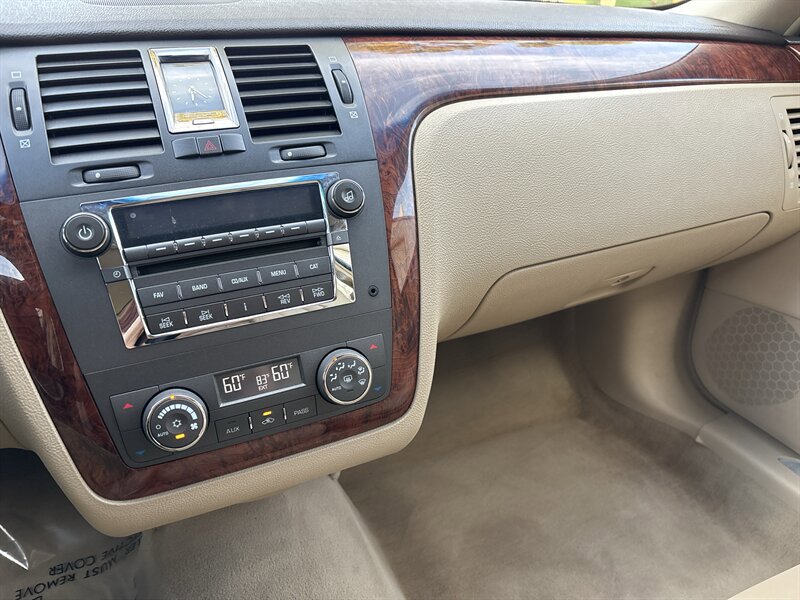 Used 2007 Cadillac DTS w/ Trunk Convenience Package FWD image 41