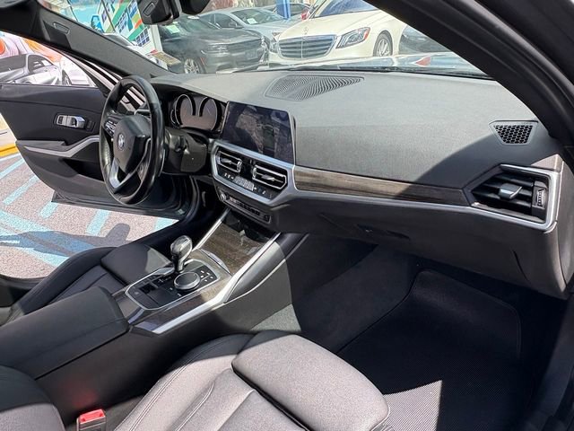 Used 2020 BMW 330i Sedan w/ Convenience Package RWD image 19