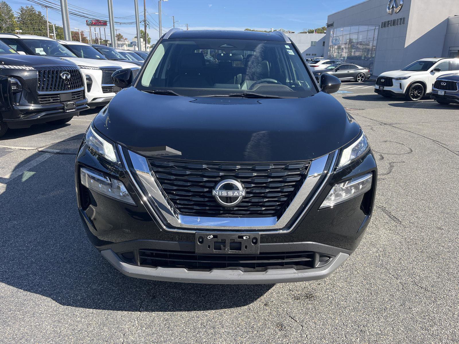 Used 2023 Nissan Rogue SV w/ SV Premium B Package image 8