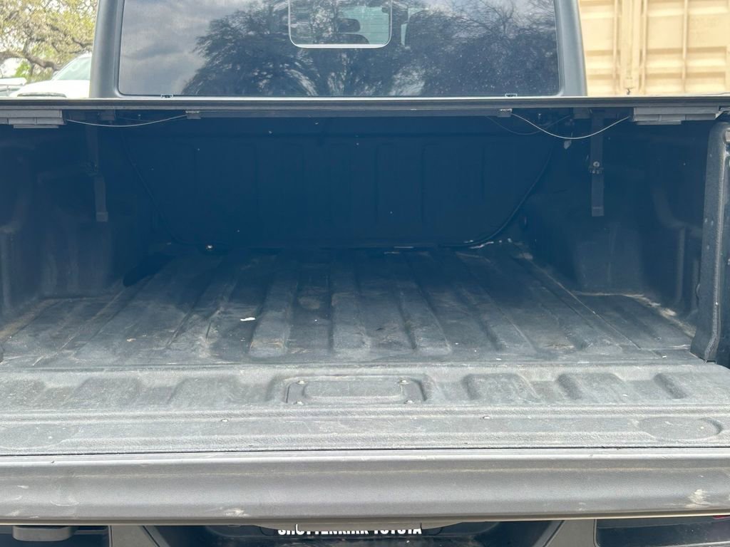 Used 2022 Jeep Gladiator Willys image 12