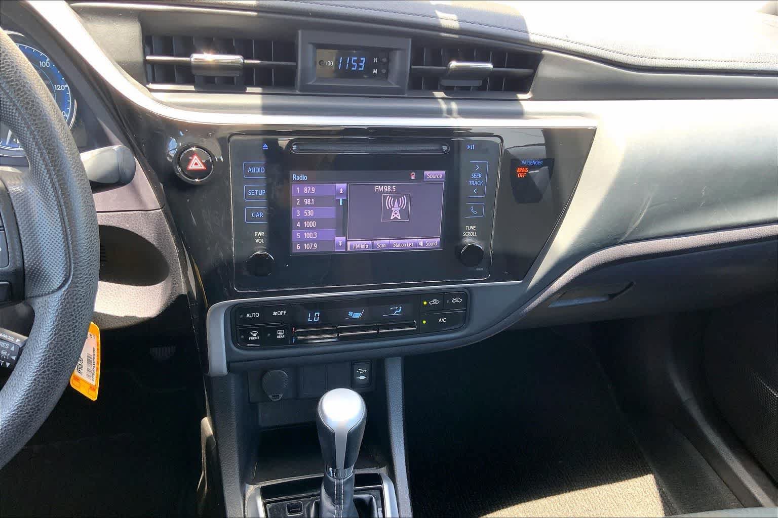 Used 2019 Toyota Corolla LE FWD image 34