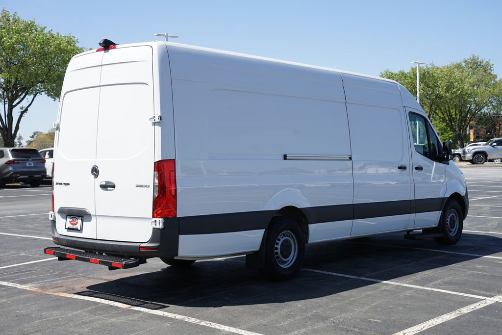 Used 2024 Mercedes-Benz Sprinter 2500 image 8