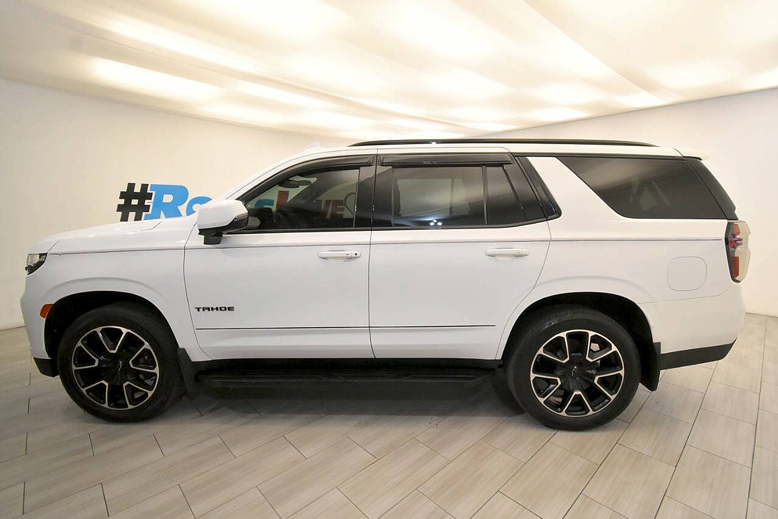 Used 2022 Chevrolet Tahoe RST w/ Luxury Package AWD/4WD image 2