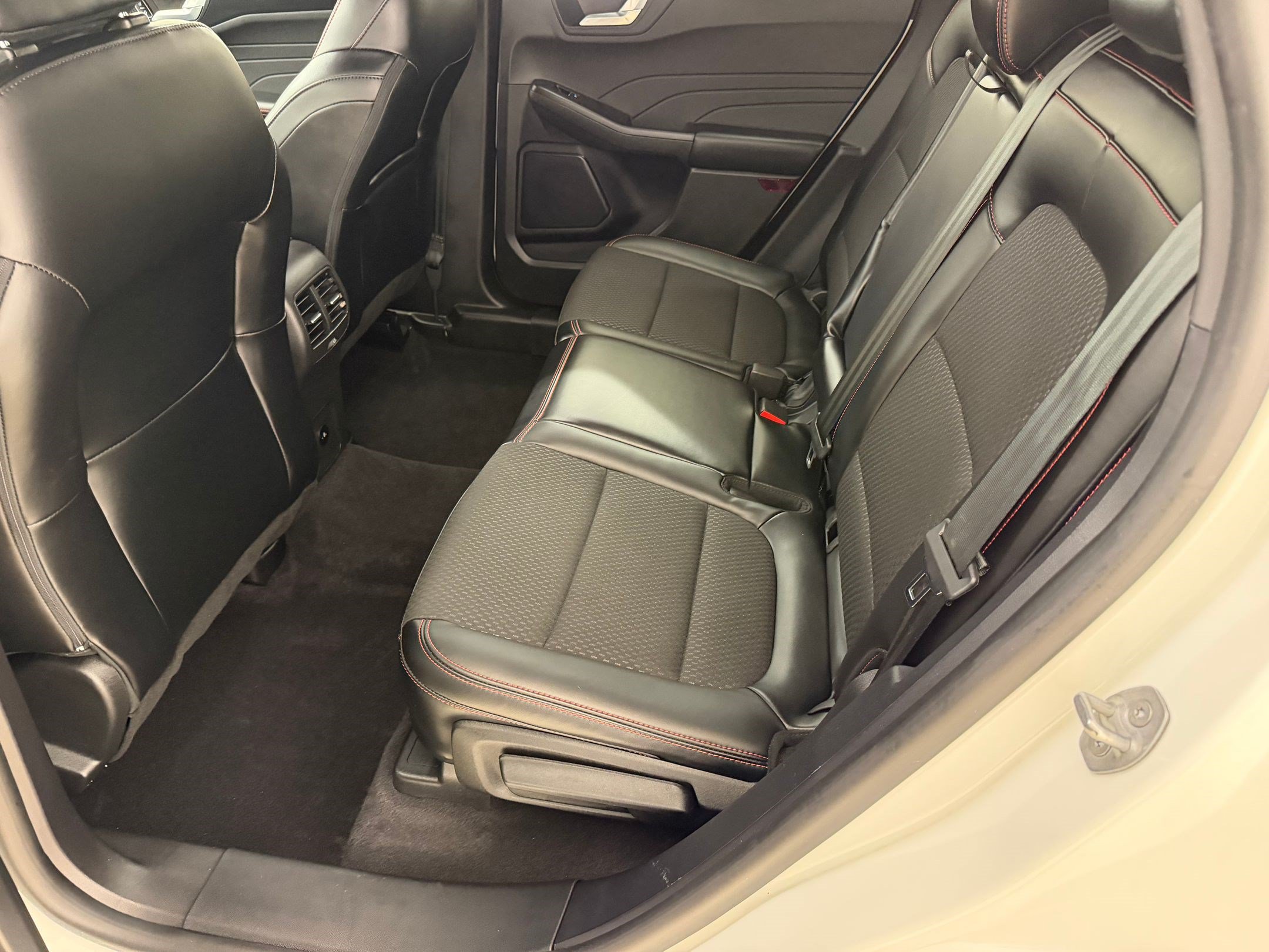 Certified 2023 Ford Escape ST-Line w/ Tech Pack #1 FWD image 23