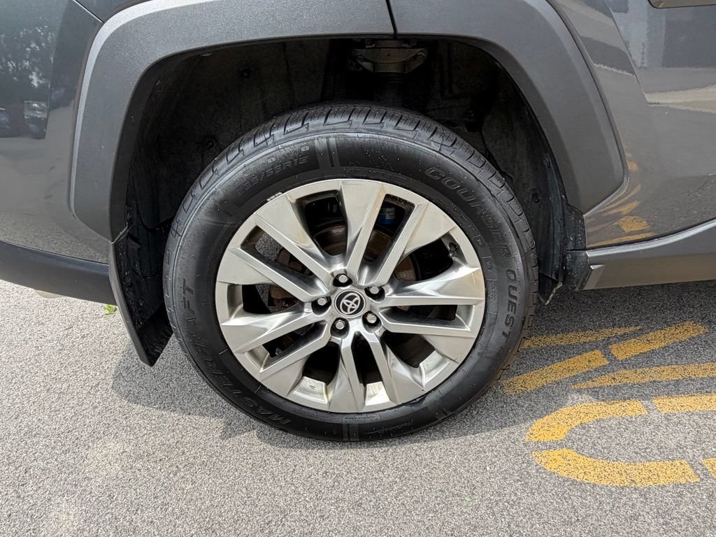 Used 2021 Toyota RAV4 XLE Premium AWD/4WD image 19