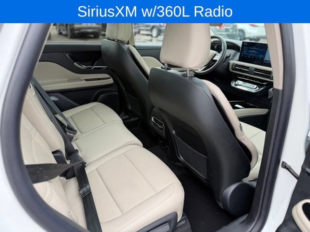 Used 2025 Lincoln Corsair Reserve AWD/4WD image 12