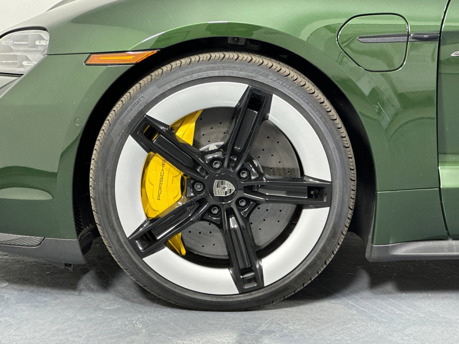 Used 2025 Porsche Taycan Turbo S image 32