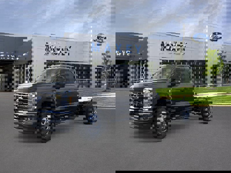 New 2025 Ford F550 4x4 SuperCab Super Duty w/ XLT Value Package