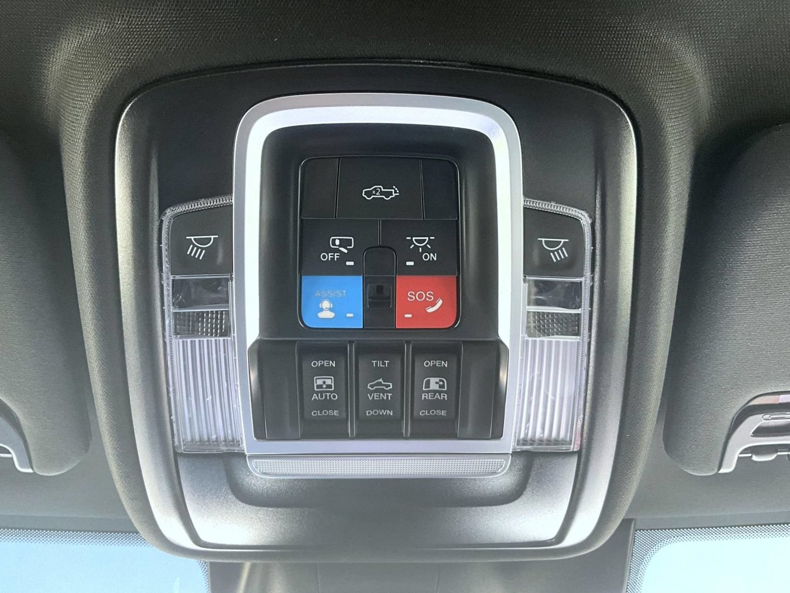 Used 2025 RAM 3500 Laramie w/ Night Edition AWD/4WD image 17