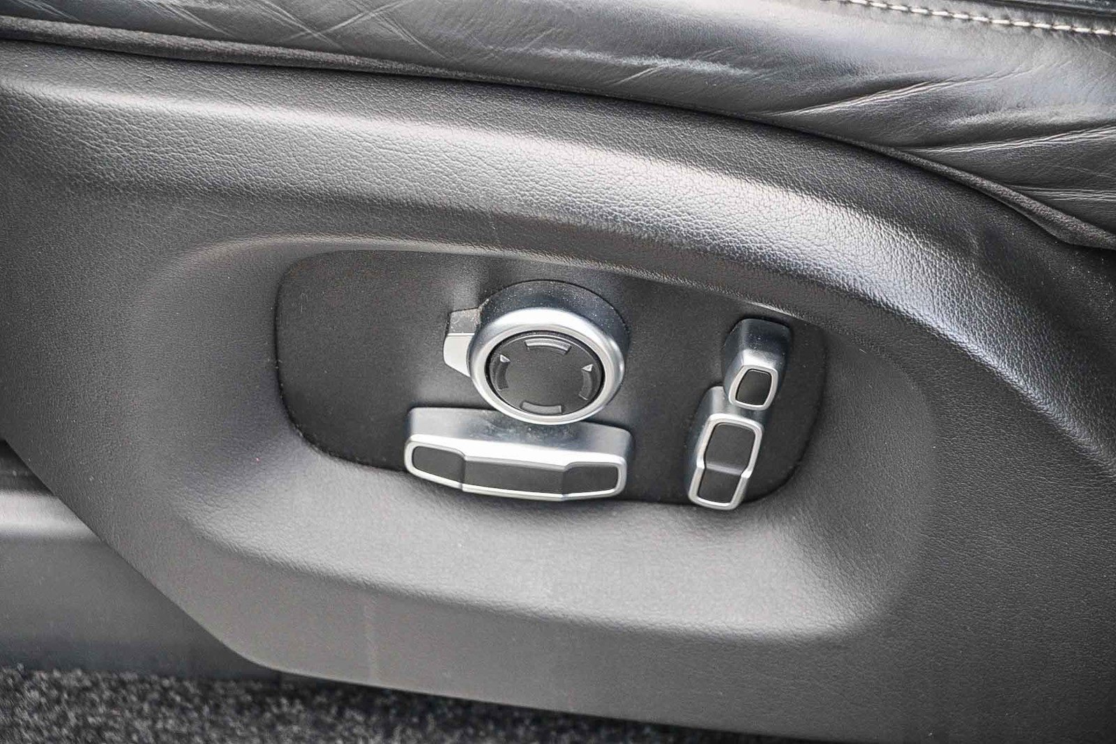 Used 2017 Land Rover Range Rover Long Wheelbase Autobiography image 22