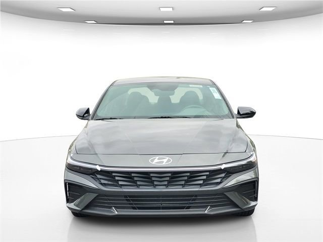 New 2025 Hyundai Elantra SEL FWD image 2