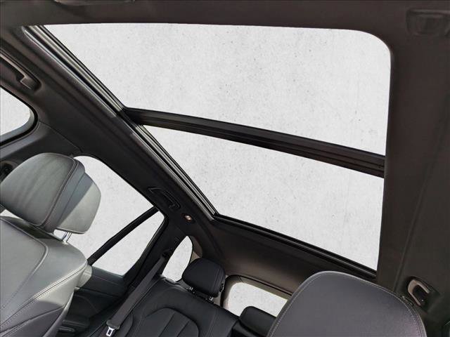 Used 2022 BMW X5 M50i image 16