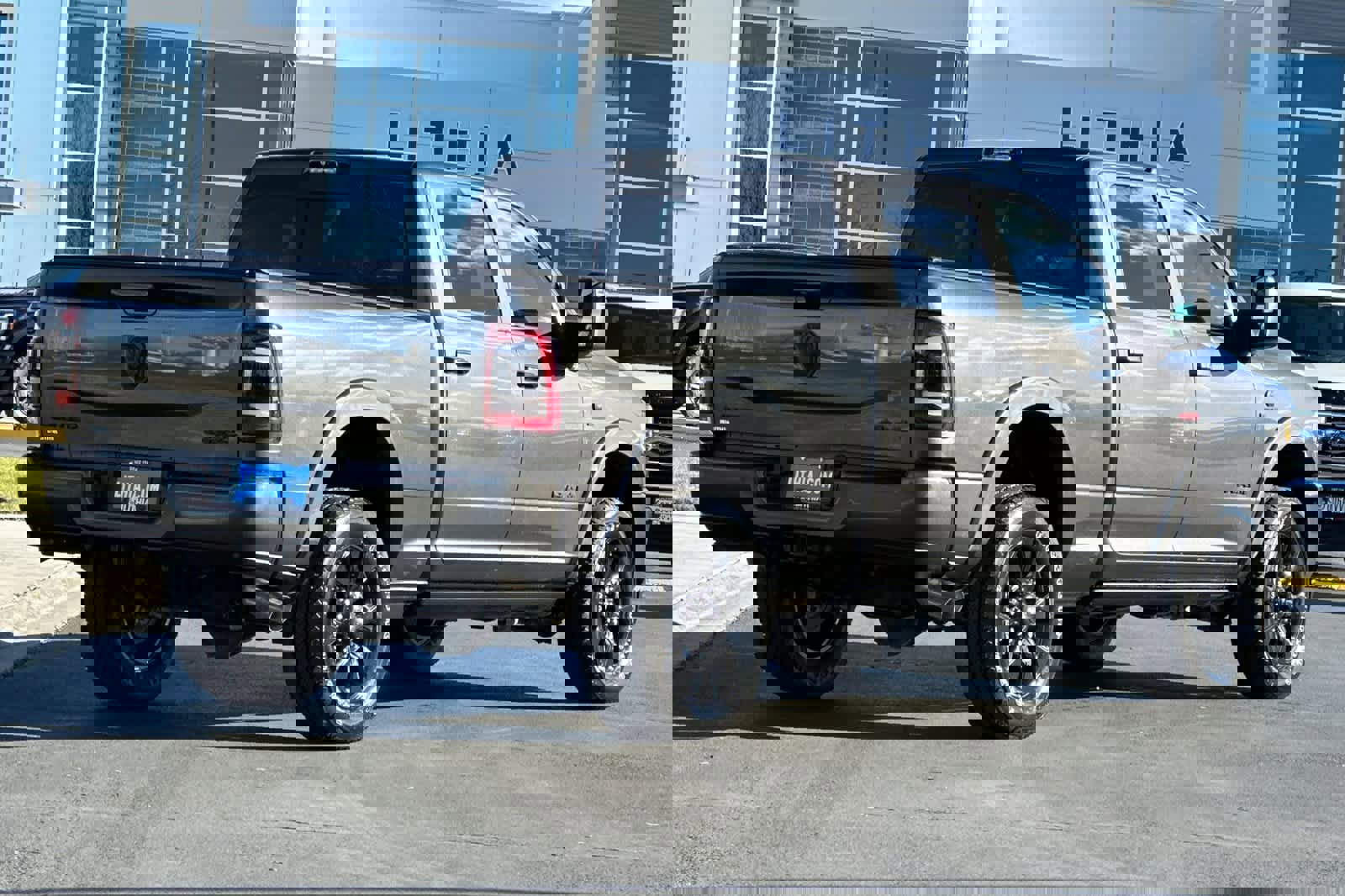 Used 2024 RAM 2500 Limited image 2