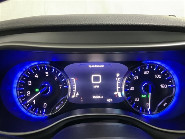 Used 2023 Chrysler Pacifica Touring image 22