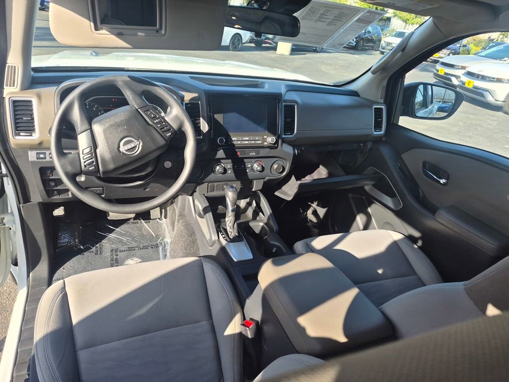Used 2022 Nissan Frontier SV w/ Technology Package RWD image 12