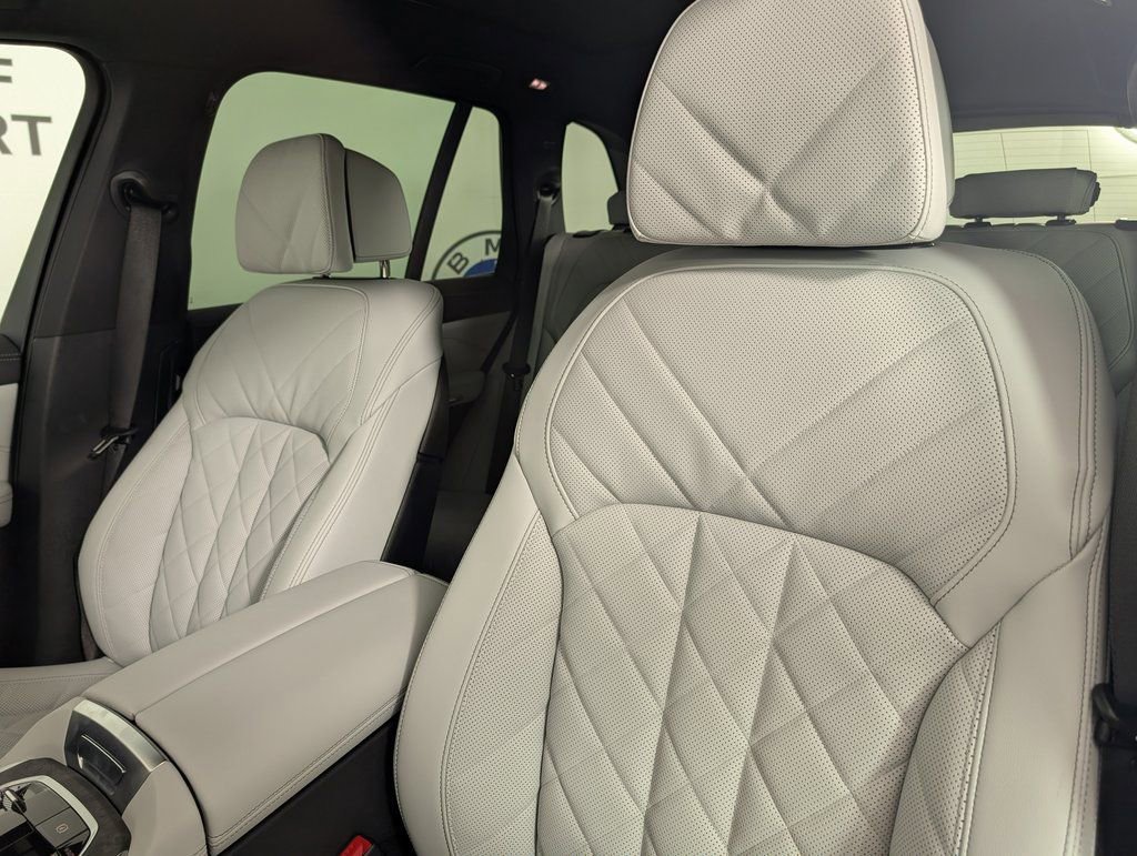 New 2026 BMW X5 xDrive50e image 12