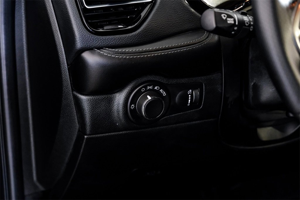 Used 2024 Dodge Durango SXT w/ SXT Blacktop Group image 27