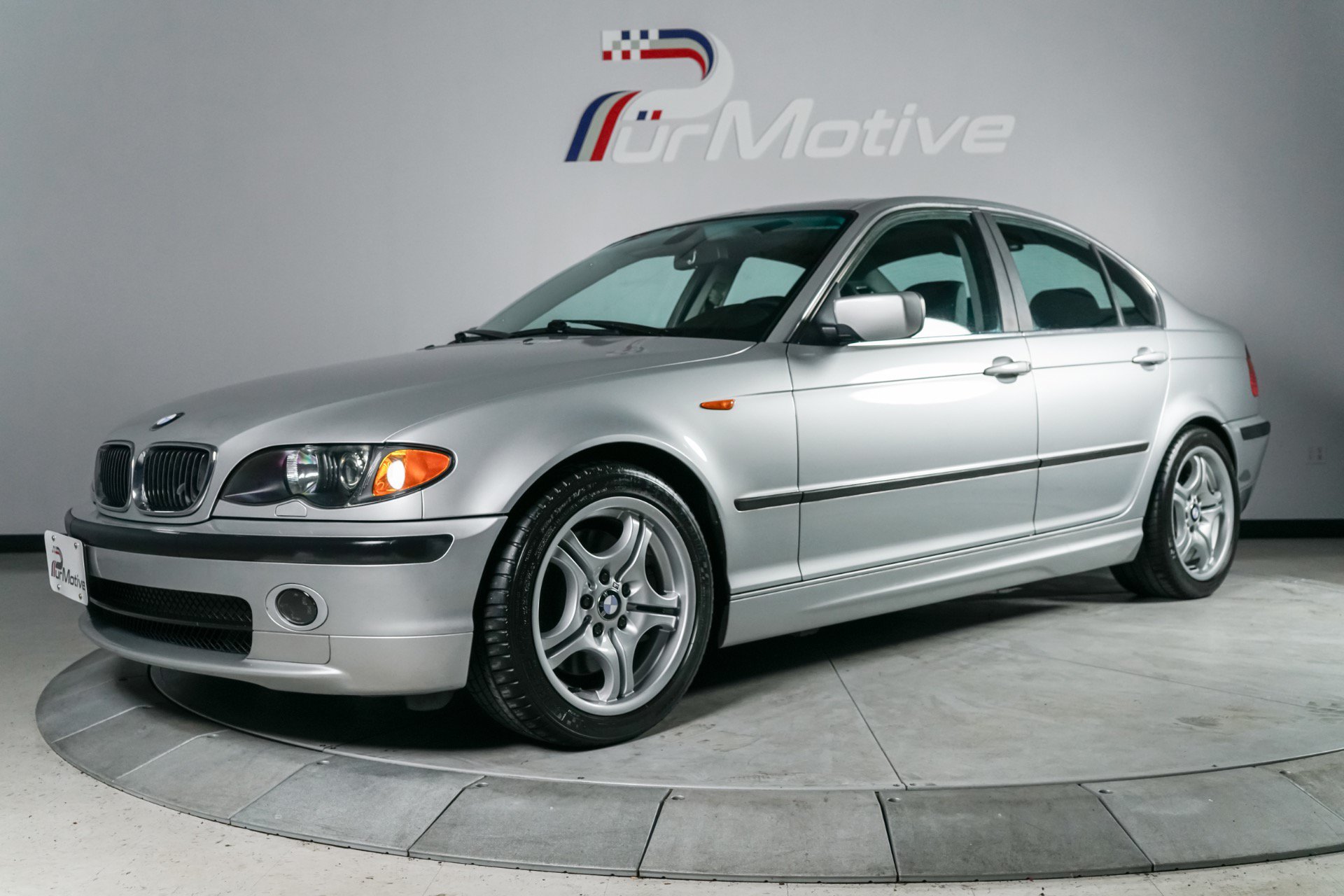 Used 2004 BMW 330i Sedan RWD image 1